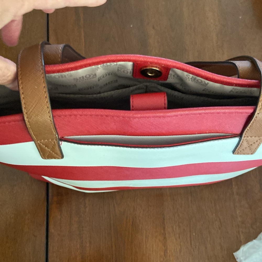 Michael Kors large tote EUC - Picture 3 of 3